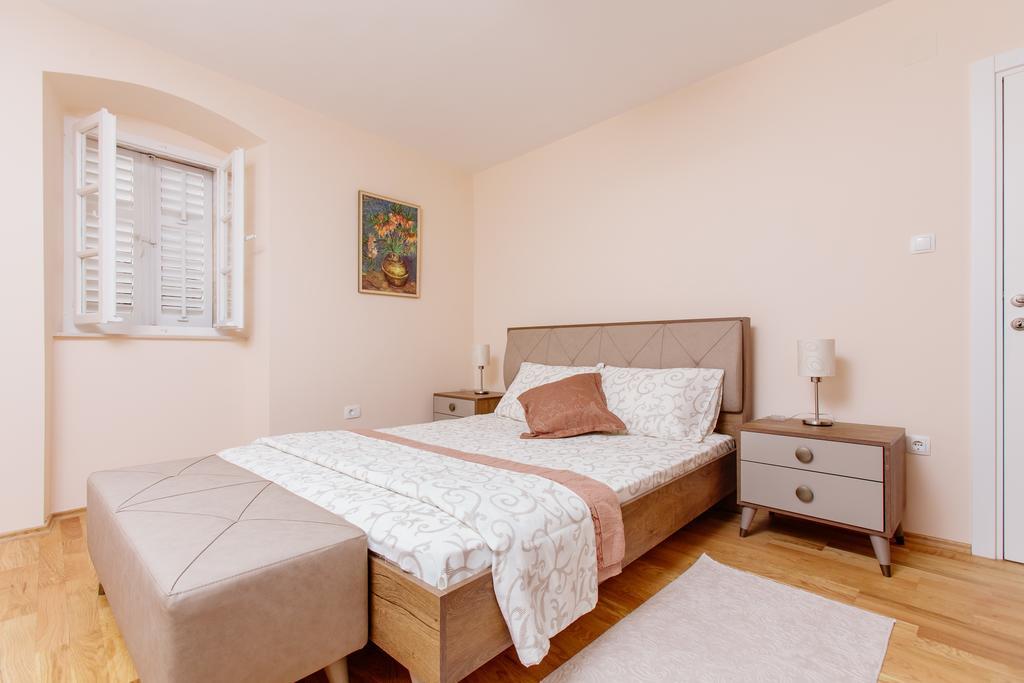 Old Town Museum Square Apartment 코토르 외부 사진